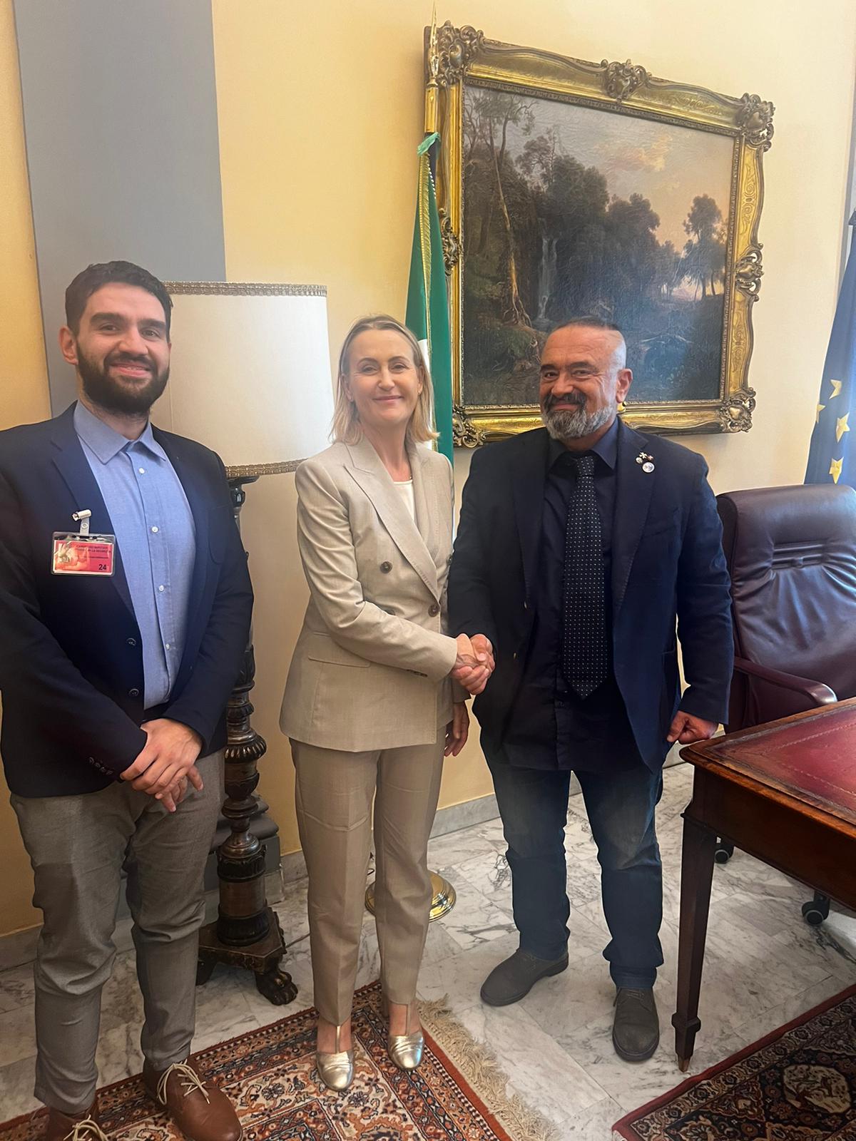 68cc55d0 fb90 418f 97fc d62665b461e5