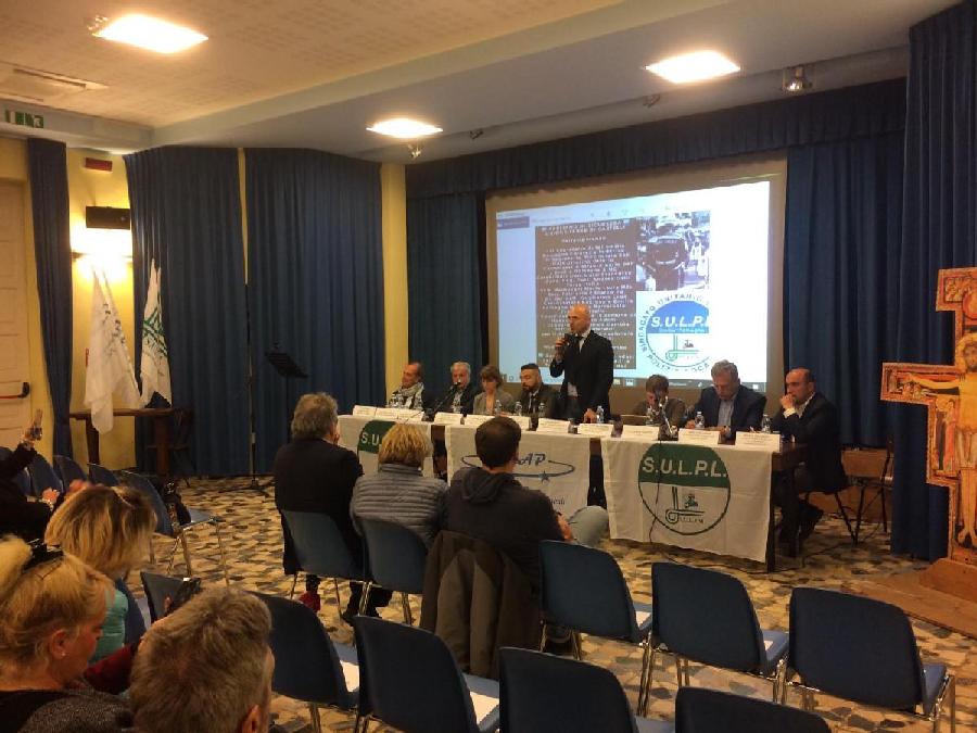 795b55c4 ee07 45e3 b263 0afd1bab9bc0