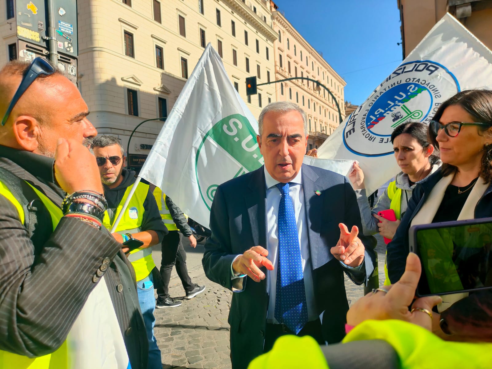 Immagine WhatsApp 2025 10 28 ore 15.48.02 a8217623