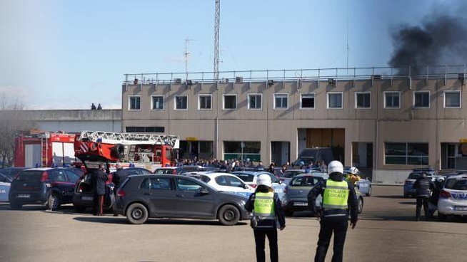SOMMOSSA CARCERE MODENA